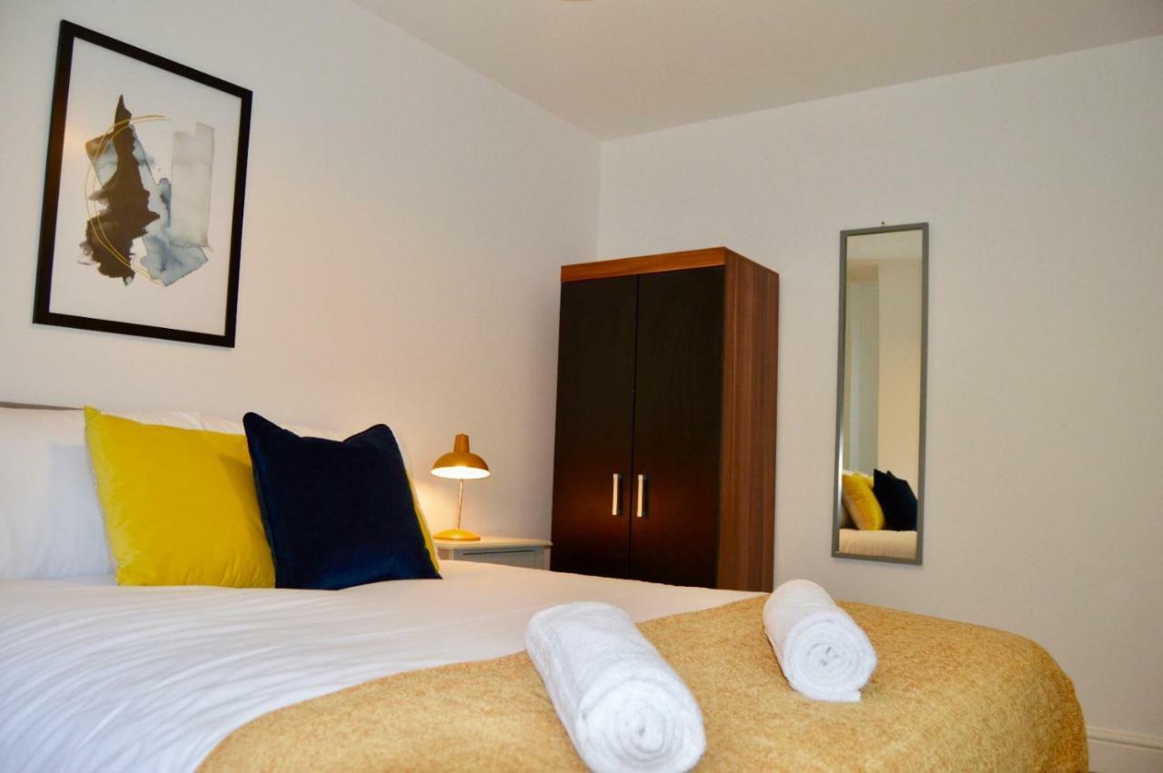 Qh31 - City Centre Location With 2 Double Bedrooms Sleeping Up To 4 People - Spacious Work Or Leisure Apartment Apartment *