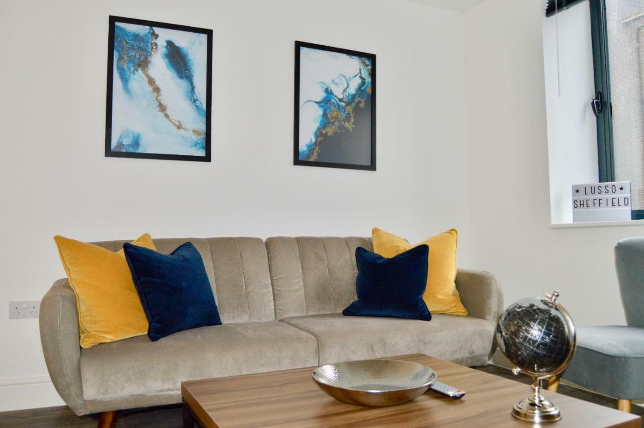 Qh31 - City Centre Location With 2 Double Bedrooms Sleeping Up To 4 People - Spacious Work Or Leisure Apartment