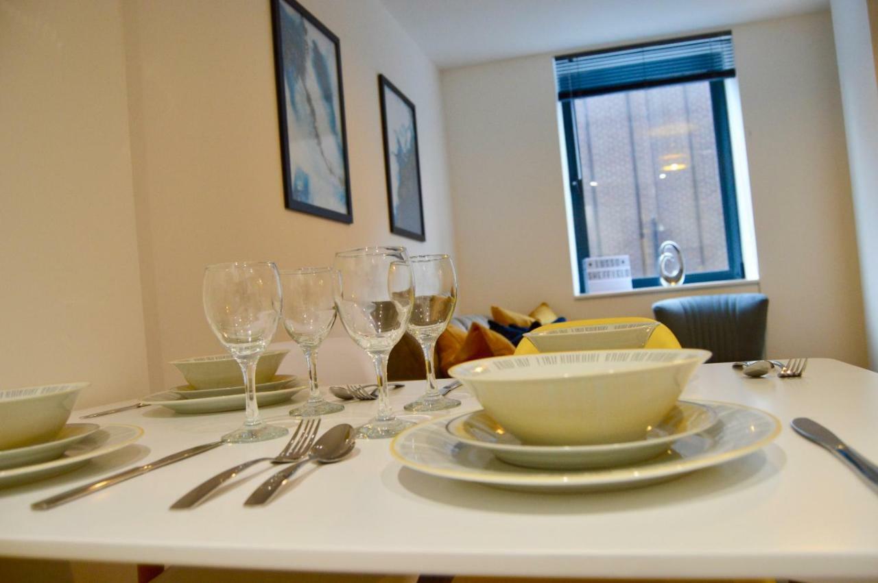 Qh31 - City Centre Location With 2 Double Bedrooms Sleeping Up To 4 People - Spacious Work Or Leisure Apartment * Sheffield