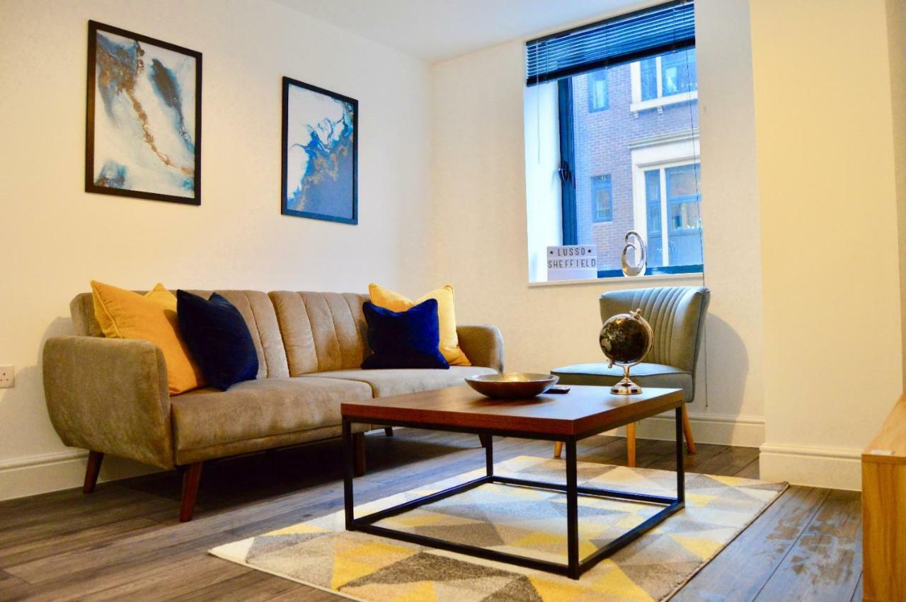 Qh31 - City Centre Location With 2 Double Bedrooms Sleeping Up To 4 People - Spacious Work Or Leisure Apartment Apartment