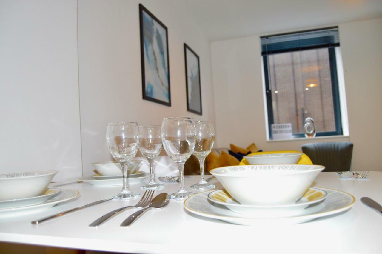 Qh31 - City Centre Location With 2 Double Bedrooms Sleeping Up To 4 People - Spacious Work Or Leisure Apartment Apartment *